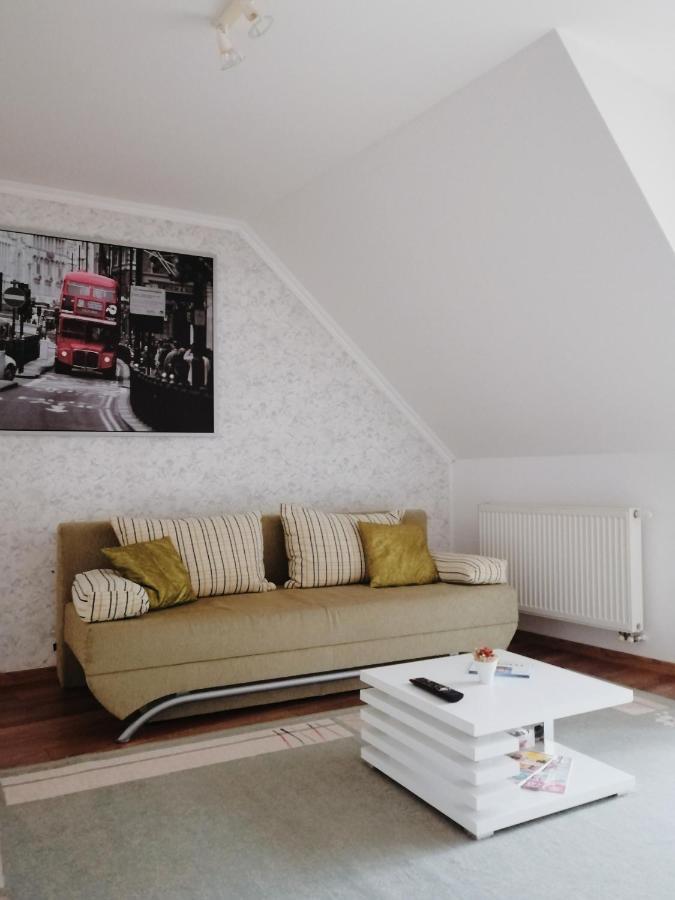 Apartmán pri parku Sered' Exterior foto