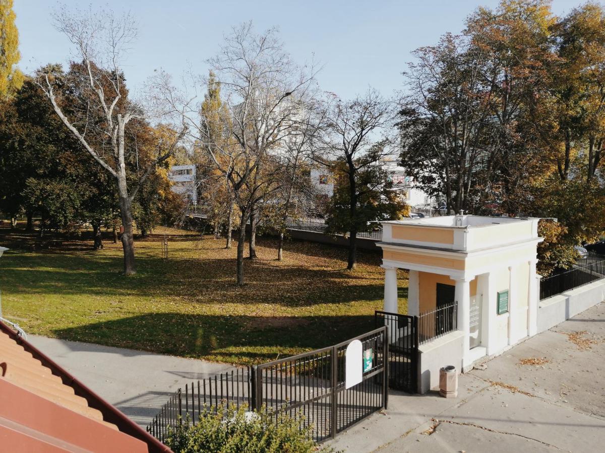 Apartmán pri parku Sered' Exterior foto