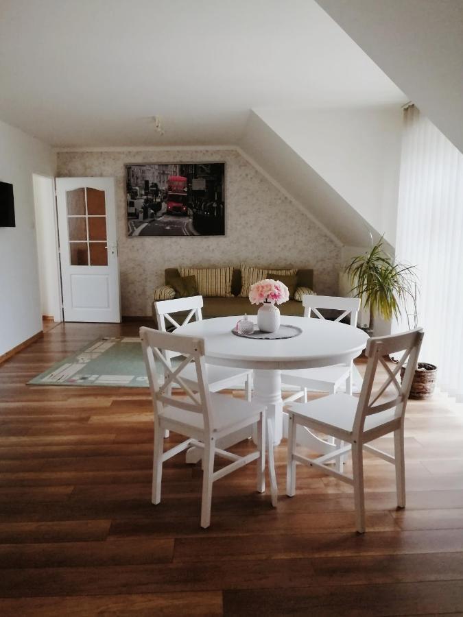 Apartmán pri parku Sered' Exterior foto