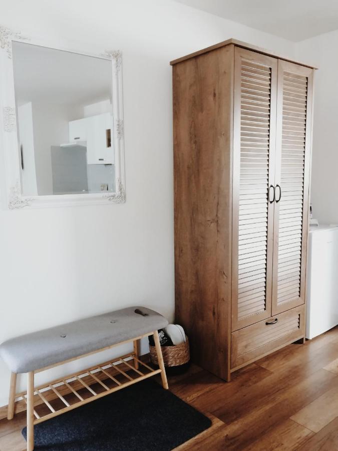 Apartmán pri parku Sered' Exterior foto