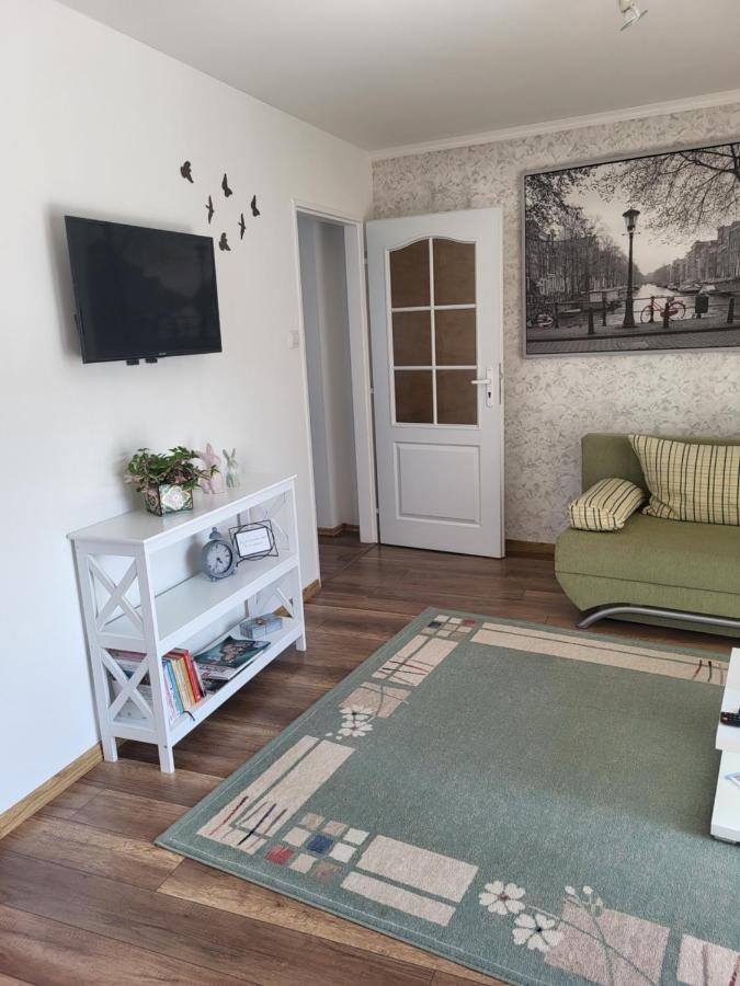 Apartmán pri parku Sered' Exterior foto